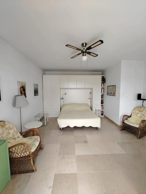 Bright And Spacious Seaside Studio Apartment *
