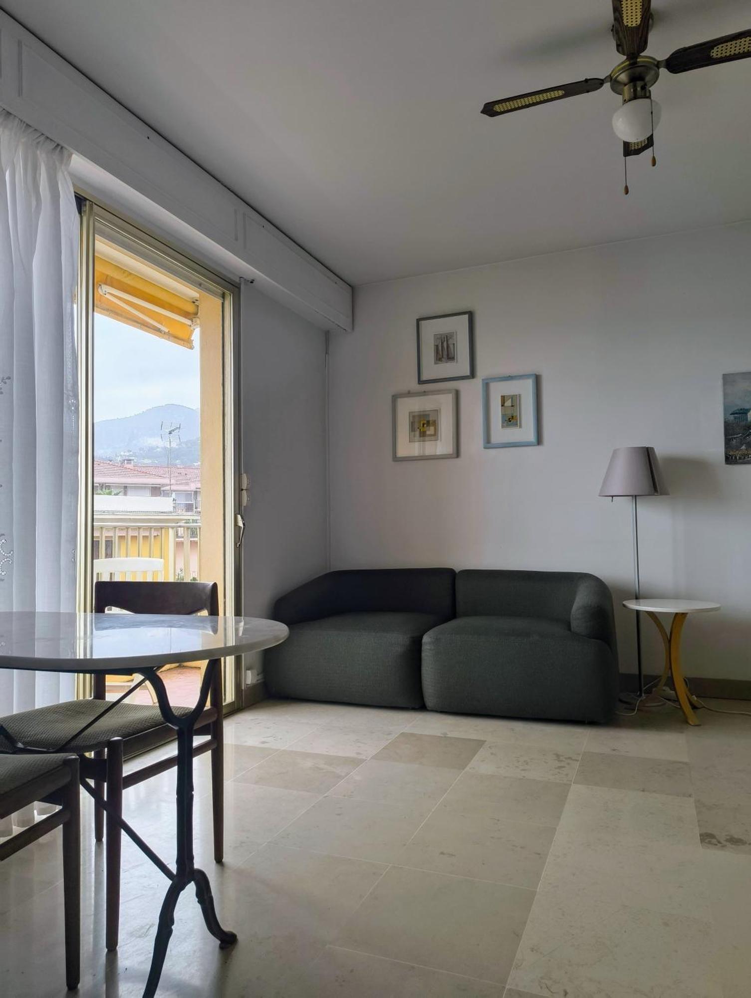 Bright And Spacious Seaside Studio Apartment *